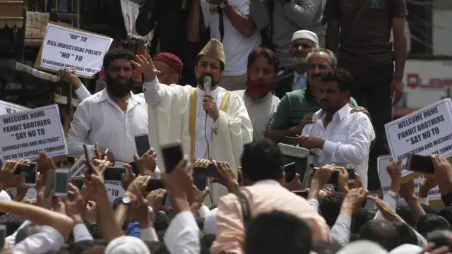 কাশ্মীরে পন্ডিতদের আলাদা বসতি গড়ার প্রস্তাবের বিরুদ্ধে শ্রীনগরে হুরিয়তের প্রতিবাদ। জুন, ২০১৯