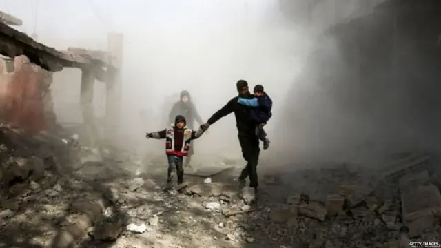 ਵਿਅਕਤੀ ਬੱਚੇ ਨੂੰ ਲੈ ਕੇ ਭੱਜਦਾ ਹੋਇਆ