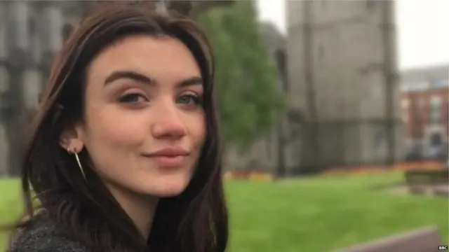 ल्युसी, आयर्लंडमधली 20 वर्षीय तरुणी