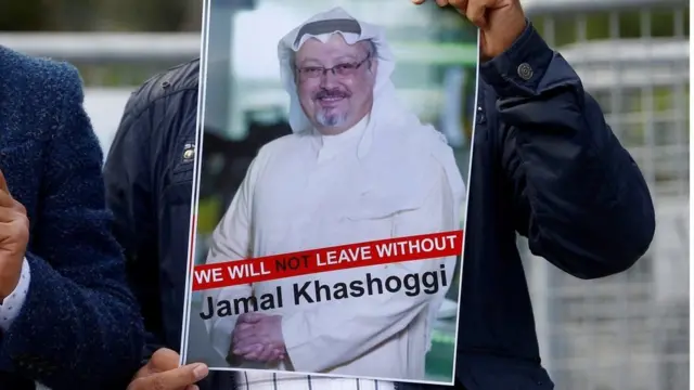 qof dibedbaxaya oo haya sawirka Khashoggi qunsuliyada horteeda