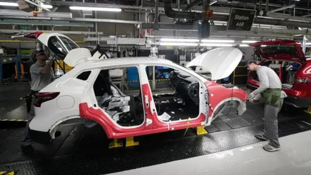 Fábrica de autos en Reino Unido.