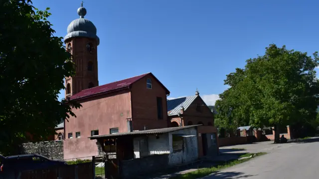 Мечеть в Биркиани