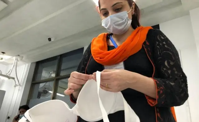 ఈ ఫ్యాక్టరీలో మహిళలు పనిచేయడం కూడా తప్పుగానే భావిస్తున్నారు