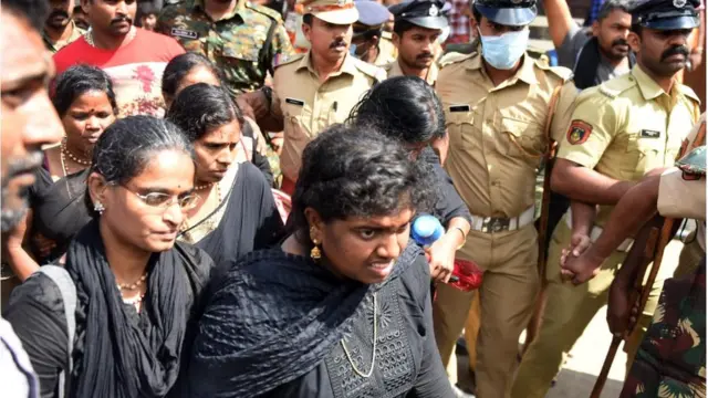 महिलाओं को मंदिर में प्रवेश नहीं करने दिया गया