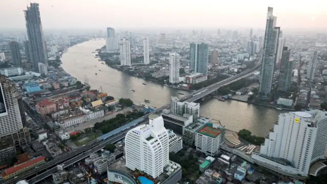 Center Point Hotel (C)