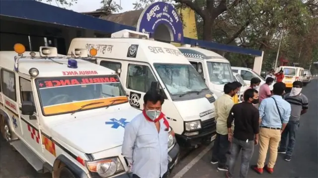 ایمبولینسز