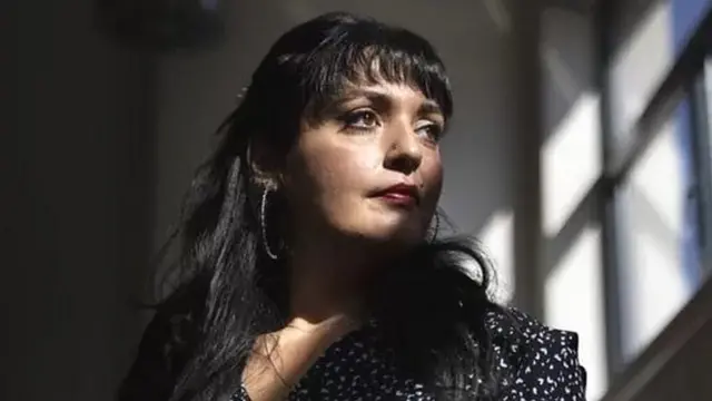 રોમાનિયાના ગેલાટી શહેરમાં 1984માં જન્મેલા અમેલિયા ટિગાનસે શોષણના ચક્કરમાંથી બહાર આવીને નવી જિંદગી શરૂ કરી