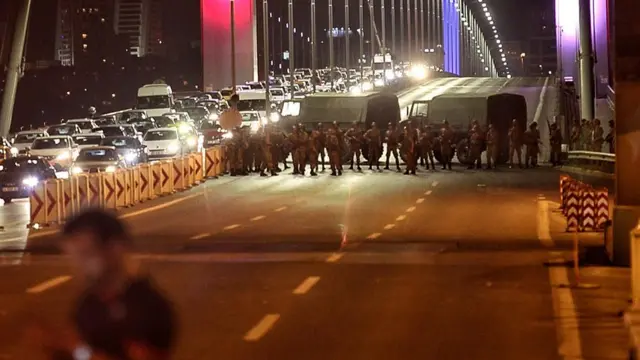 Puente del Bósforo bloqueado