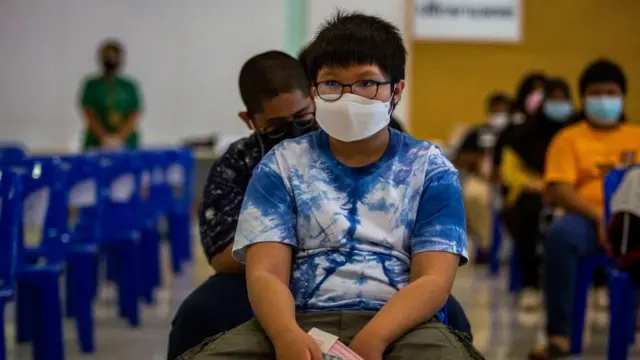 กลุ่มนักเรียน อายุ 12-18 ปี เป็นหนึ่งในกลุ่มที่ได้รับการจัดสรรให้ได้รับวัคซีนต้านโควิด-19 ในเดือน ต.ค. นี้