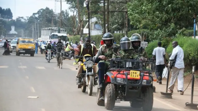 Maafisa wa usalama wakishika doria mjini Eldoret, magharibi mwa Kenya