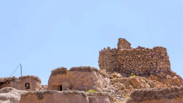 Makhunik, İran
