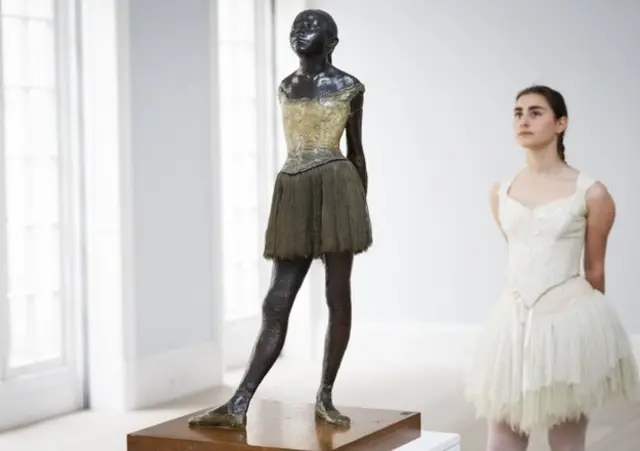 EDGAR DEGAS、DANSEUSE BASCULANTE Edgar Degas : Danseuse basculant