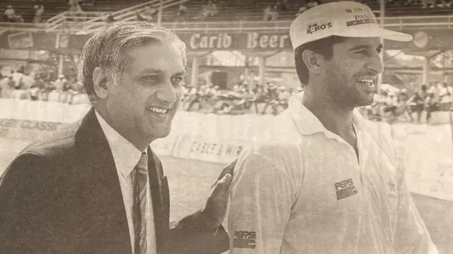 وسیم اکرم اور منیجر خالد محمود