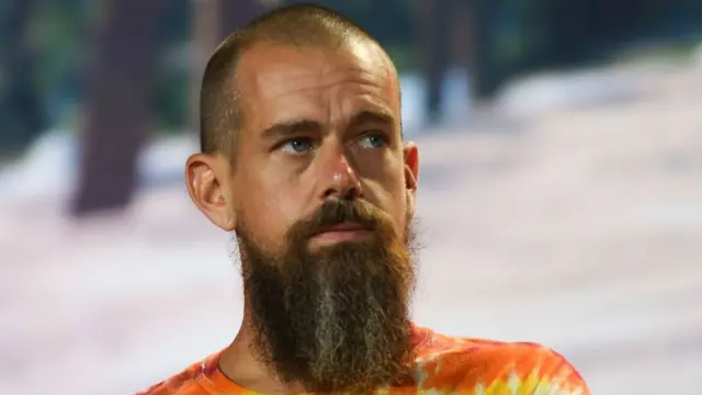 ट्विटर के संस्थापकों में से एक जैक डोर्सी ने कंपनी में छंटनी के एलान के बाद माफी मांगी है