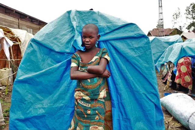 Mave Grâce 11 ans est une rescapée des massacres de Djugu, elle a perdu sa main lors d’une attaque des assaillants armés de machette dans son village.