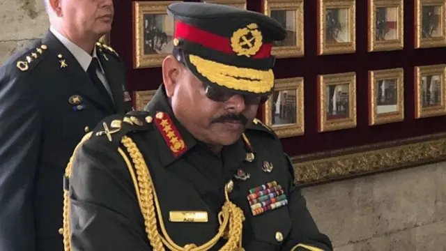 সেনাপ্রধান জেনারেল আজিজ আহমেদ।