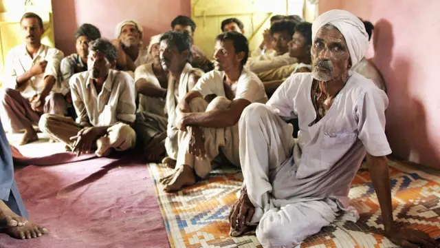 কৃষকদের দুর্দশার প্রসঙ্গ তুলে বিরোধীরা এখন বিজেপিকে বিদ্রূপ করছেন 'আচ্ছে দিন' নিয়ে