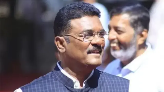 आर्थिक गैरव्यवहार प्रकरणी शिवसेनेचे ठाण्याचे आमदार प्रताप सरनाईक यांच्याविरोधातही ईडीने चौकशी केली आहे.