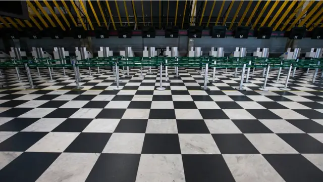 Аэропорт Сан-Паулу не скоро вернется к жизни. Некоторые отрасли экономики надолго останутся в кризисе