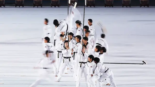 2014년 아시아게임 폐회식에 열린 태권도 시범단 공연