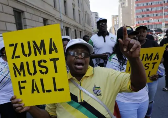 Supporters of ANC leader Cyril Ramaphosa say make President Zuma resign because of corruption allegation.