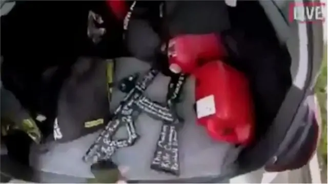 ह्लल्याच्यावेळेस ह्ललेखोराने चित्रिकरण केलेली शस्त्रे