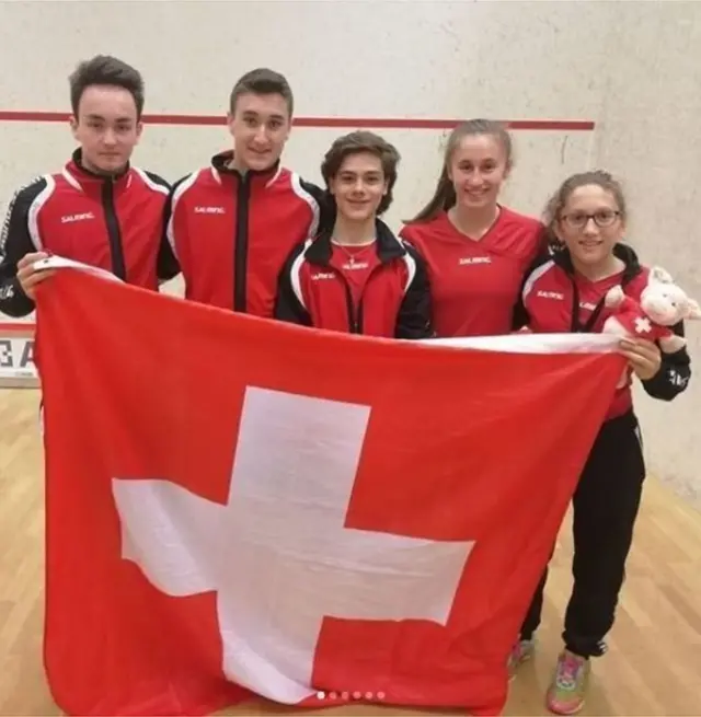 ఎంబర్ ఎలింక్స్