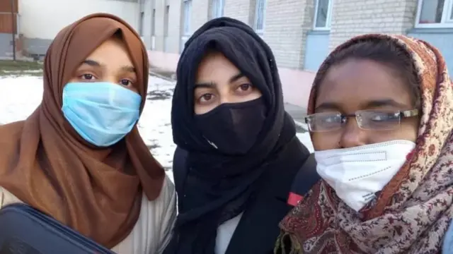 यूक्रेन में रह रहे भारतीय छात्र