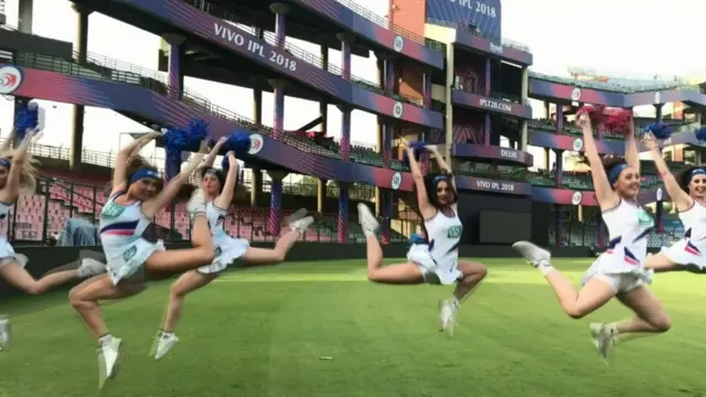 చీర్ లీడర్స్