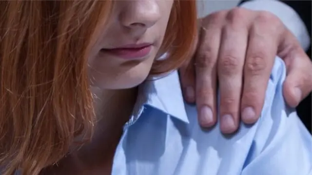 Ajoyib anusli ayolning fotosurati