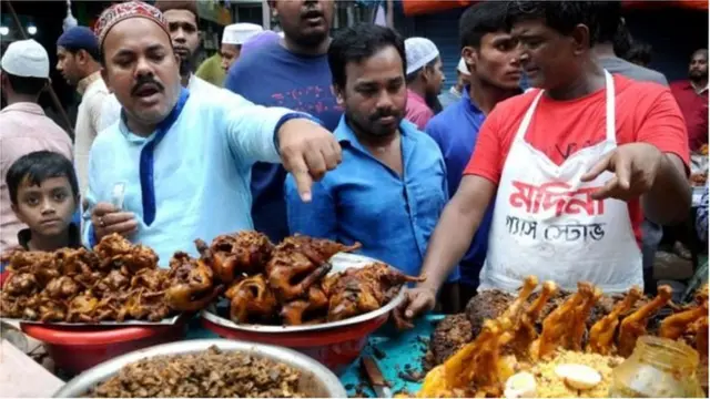 মুগল আমলের খাবারের স্বাদ নিতে এখনও চকবাজারই বড় গন্তব্য