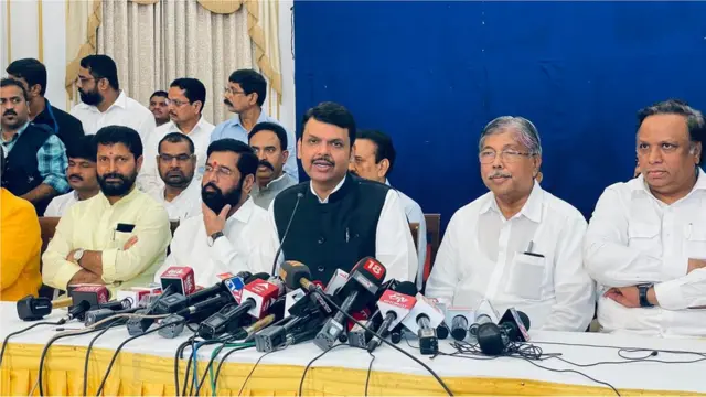 फडणवीस पत्रकार परिषद