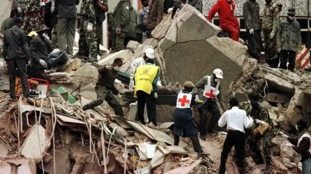 Muda mfupi baada ya shambulio la kigaidi la ubalozi wa Marekani jijini Nairobi 1998