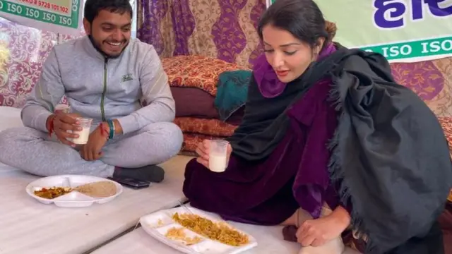 Sonia Mann tare da wani mai zanga-zanga