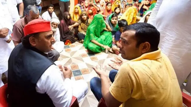 अखिलेश यादव