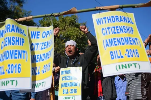 भारतको संविधानले आफ्ना नागरिकहरू विरूद्ध धार्मिक विभेद गर्न रोकेको छ र कानुनका अगाडि सबैले समान संरक्षण पाउनुपर्ने उल्लेख छ।