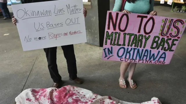 沖縄県では米軍基地に対する抗議デモが相次いでいる