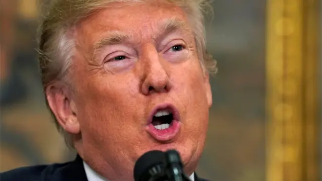 डोनल्ड ट्रंप