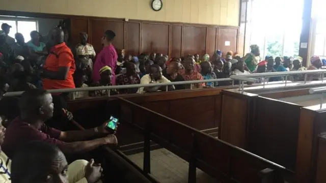 Aworan inu ile ẹjọ