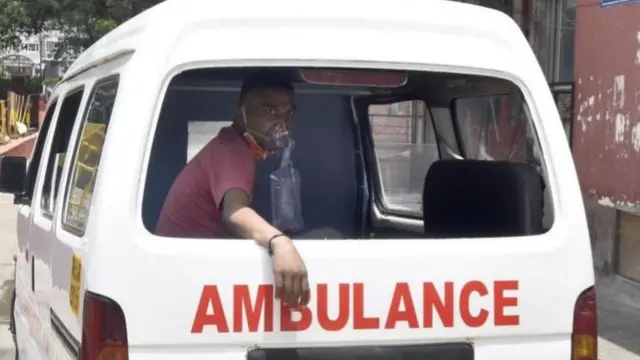 દિલ્હીની કેજરીવાલ સરકારે ખાનગી એમ્બ્યુલેન્સ માટે રેટ નક્કી કર્યા છે