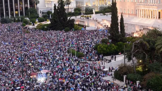 احتجاجات اليونان مؤخرا