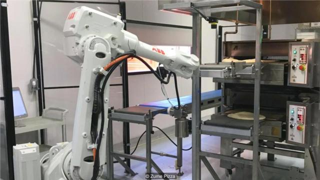 烤披萨机器人可能引起一场快餐外送行业的革命，能让顾客更快拿到更新鲜的外卖 (Credit: Zume Pizza)