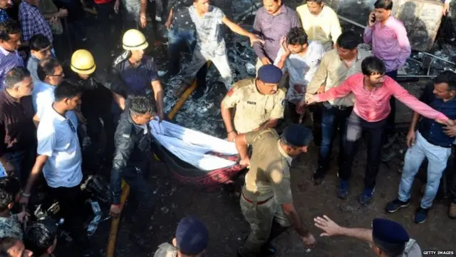 સુરતની આગમાં મૃત્યુ પામેલી વ્યક્તિ