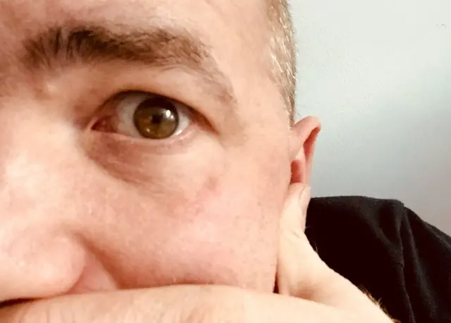 Plano cerrado de un ojo