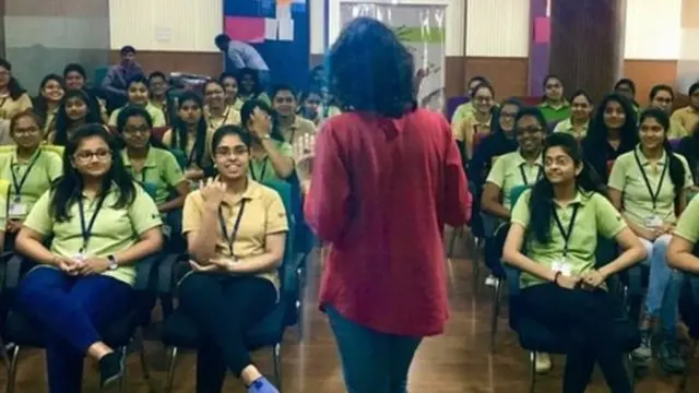 महिलाएं