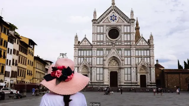 استندال مدعی بود که بازدید از کلیسای سانتا کروچه "تجربه‌ای بس عمیق بود"