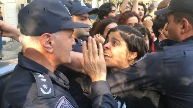 Qadına şiddətə yox yürüşü