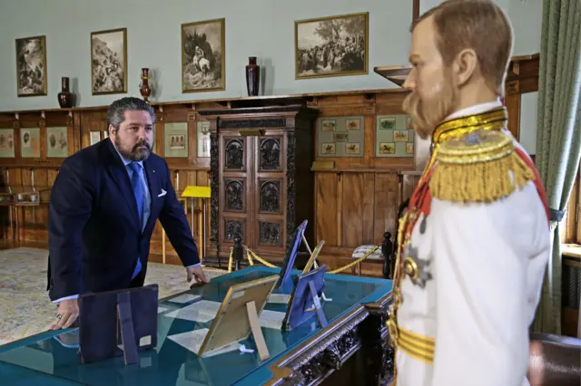 Крым. Ялта. Великий князь Георгий Михайлович Романов у письменного стола российского императора Николая II в Ливадийском дворце