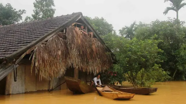 Người dân ở huyện Hương Khê