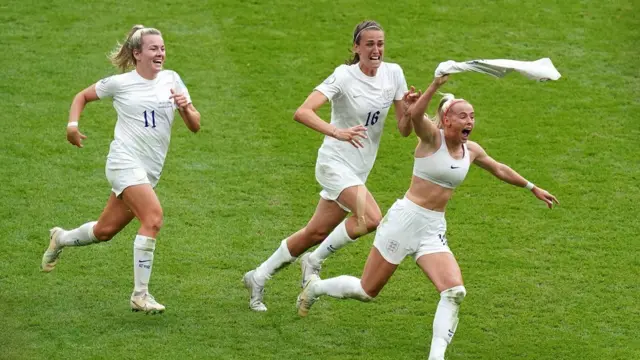 Гол Хлои Келли